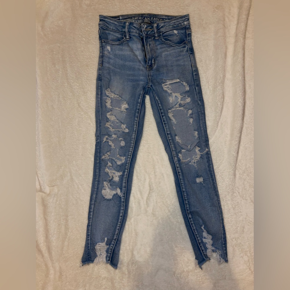 American Eagle Distressed Jeans!